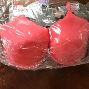 Brand new 2 pack 42 DD bras